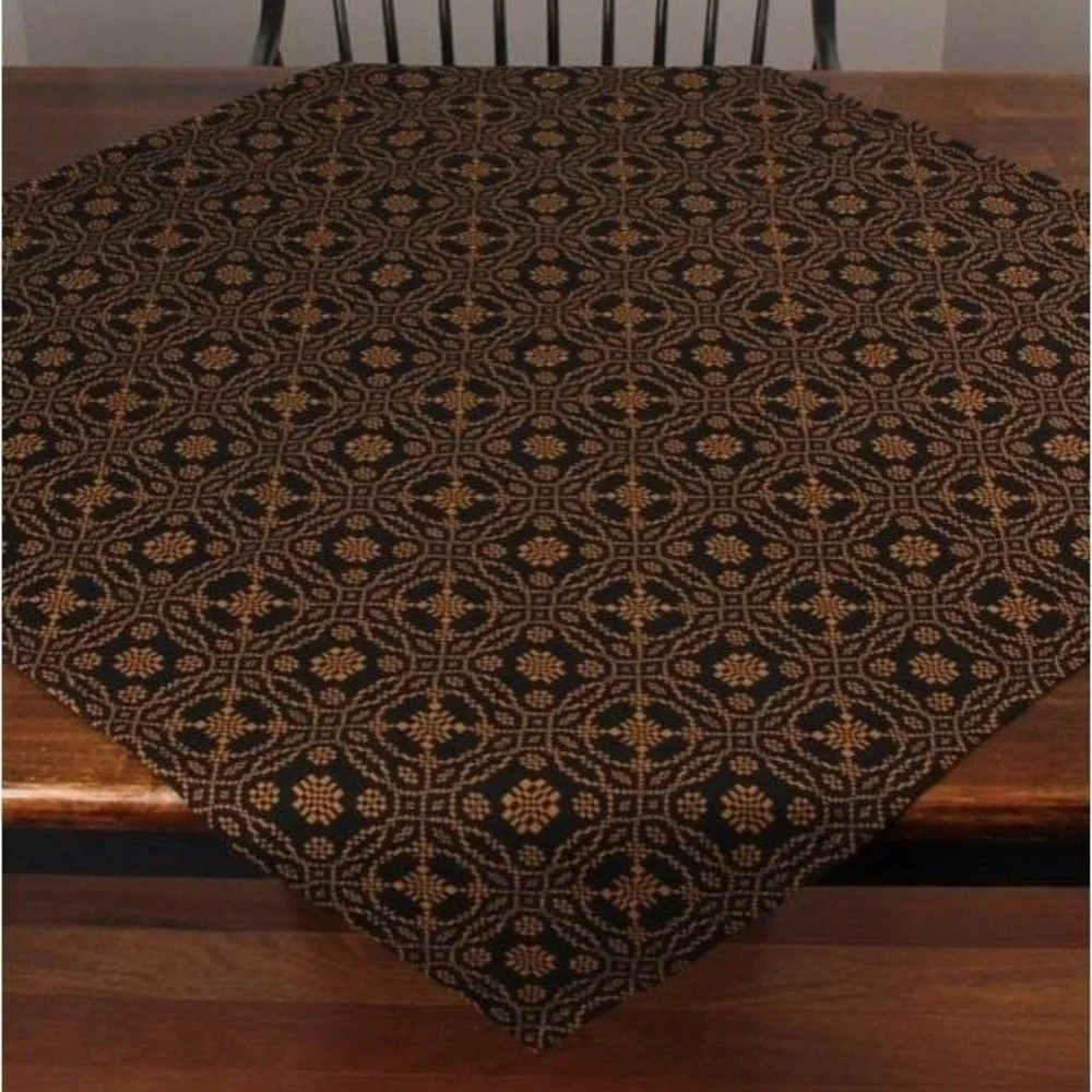 Primitive Colonial Lover's Knot Coverlet Table‎ Square 36